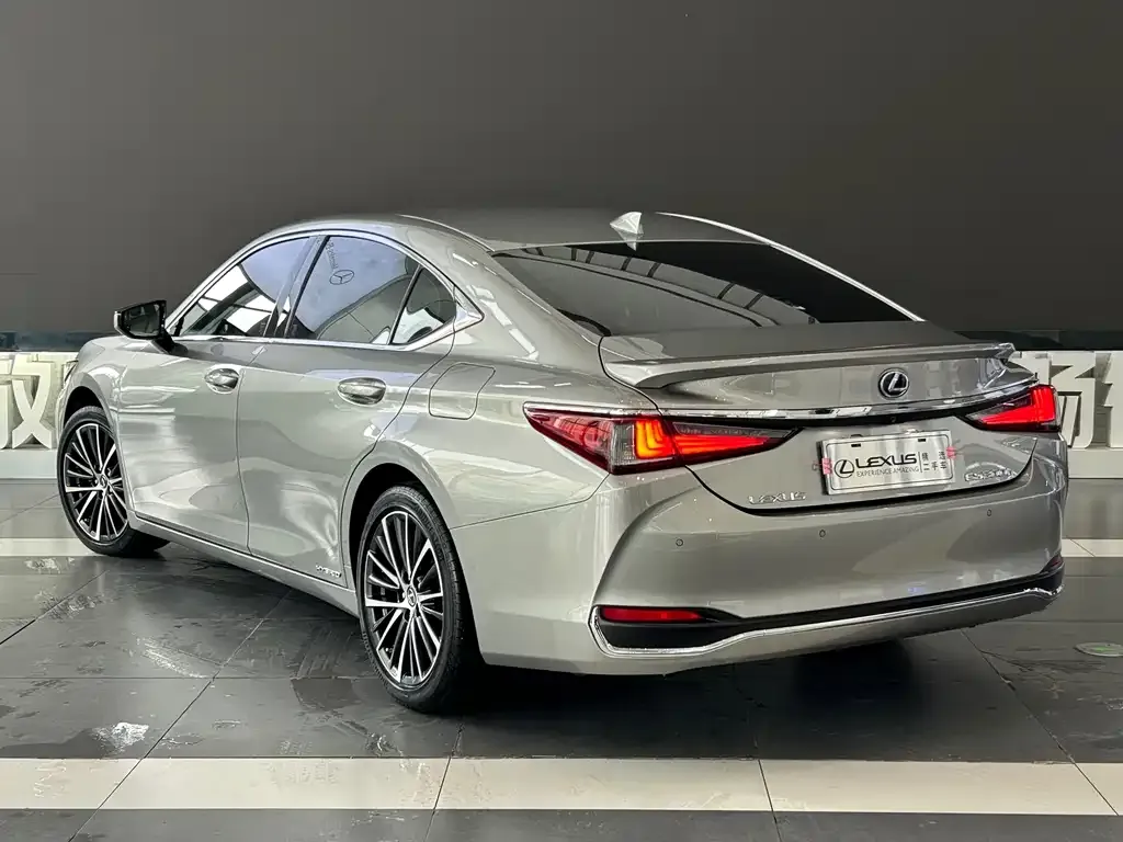 Lexus ES — фото 6