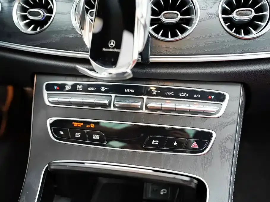 Mercedes-Benz E-Class (Import) — фото 3