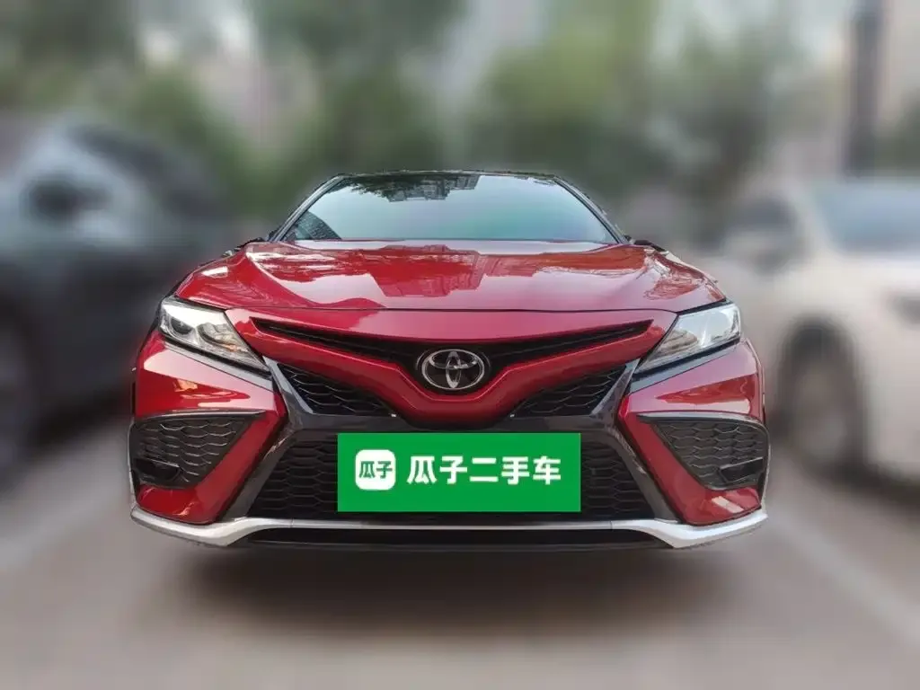 Toyota Camry — фото 2