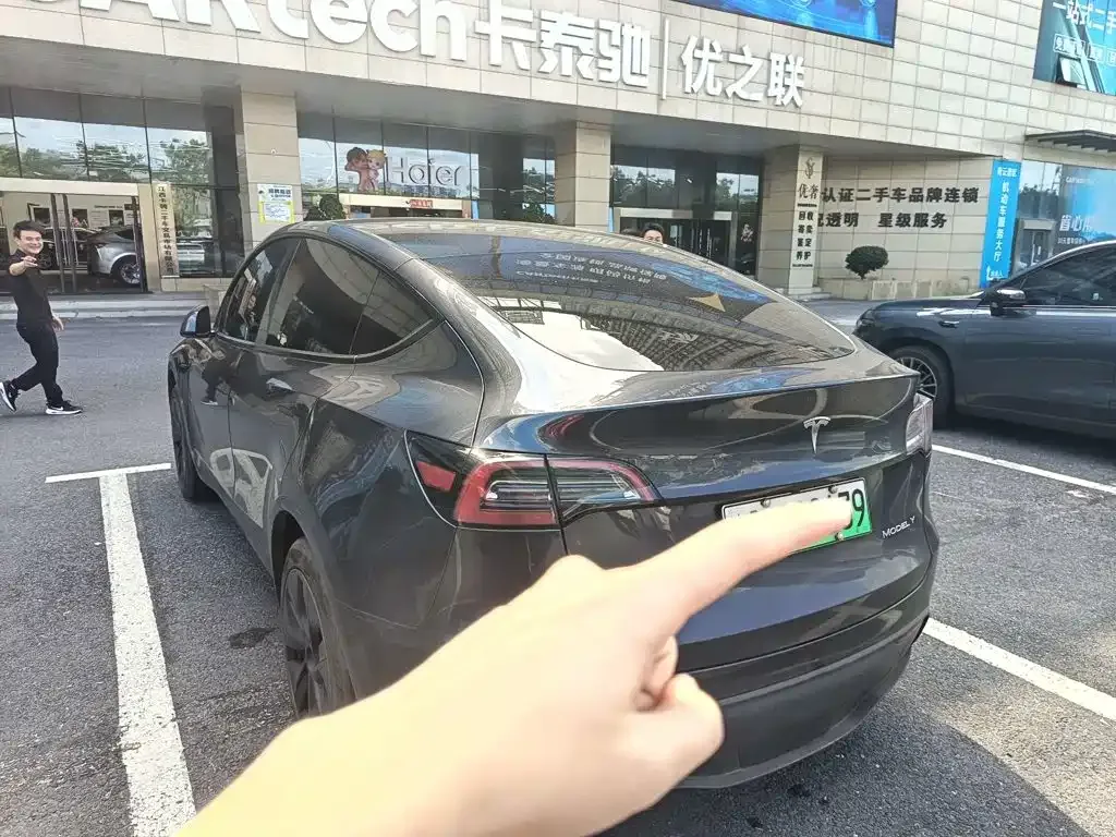 Tesla Model Y — фото 3