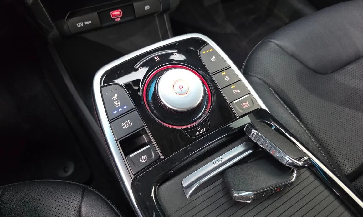Kia Niro — фото 10