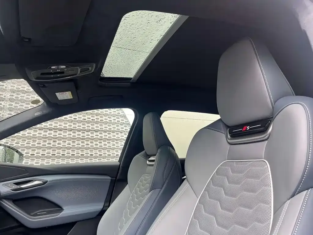Audi Q6L e-tron — фото 2