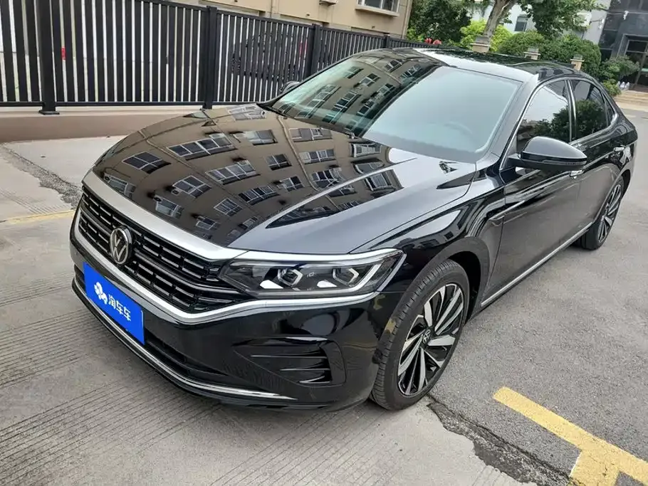 Volkswagen Passat — фото 1