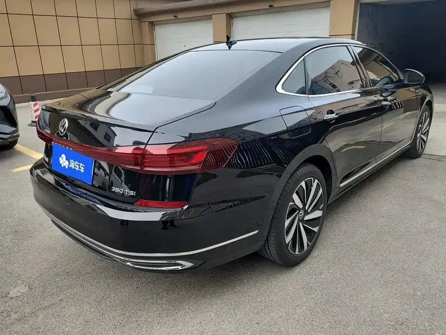 Volkswagen Passat — фото 7
