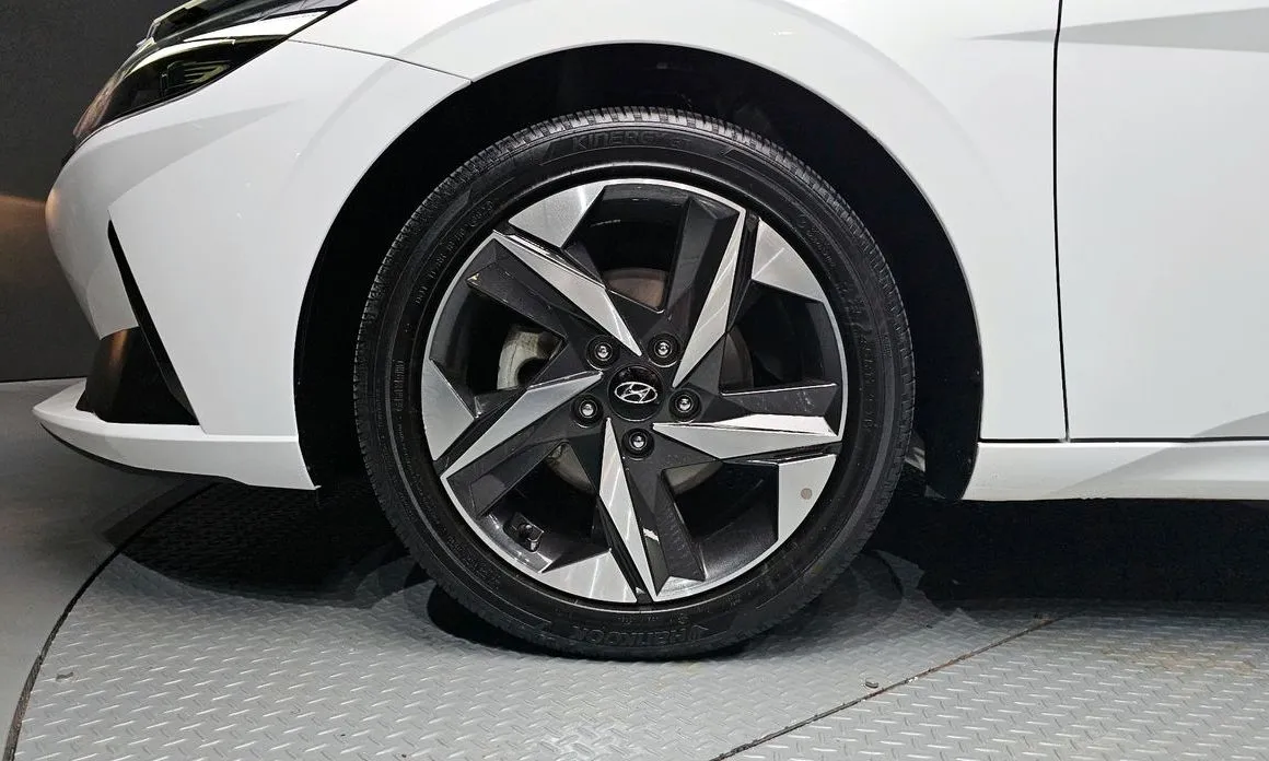 Hyundai AVANTE — фото 10