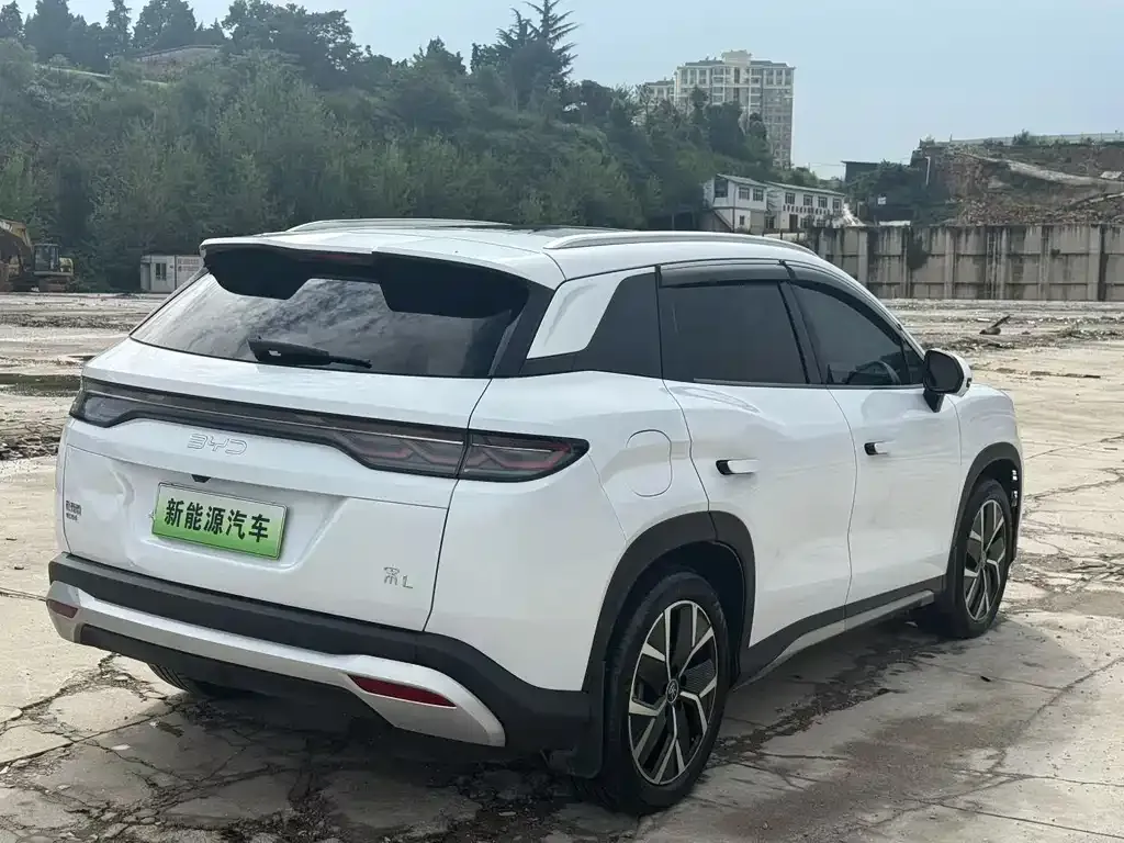 BYD L DM-i — фото 7