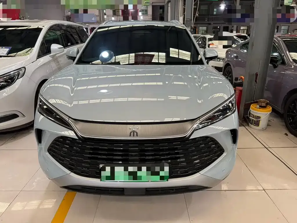 BYD L DM-i — фото 3
