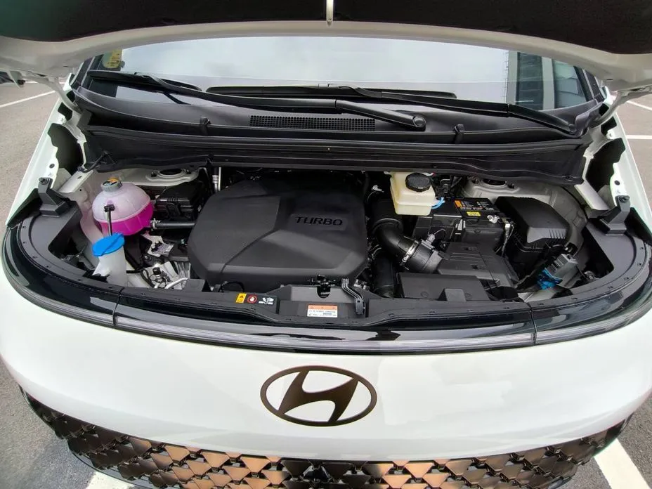 Hyundai Staria — фото 4