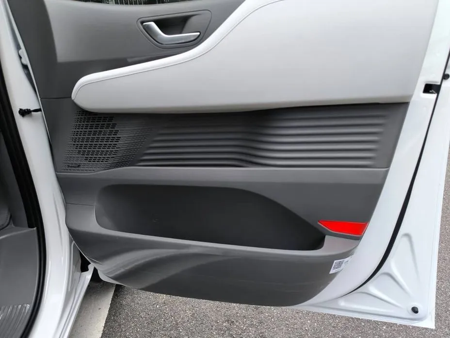 Hyundai Staria — фото 2