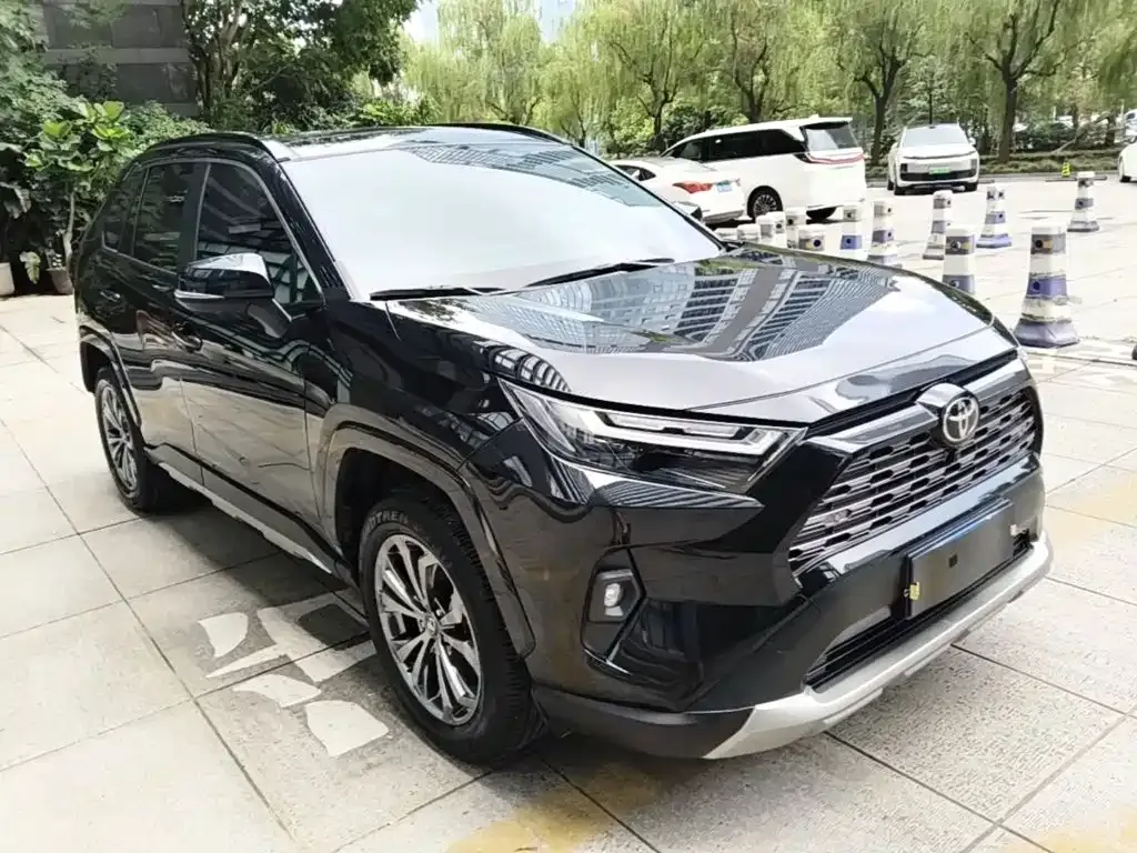 Toyota RAV4 — фото 10
