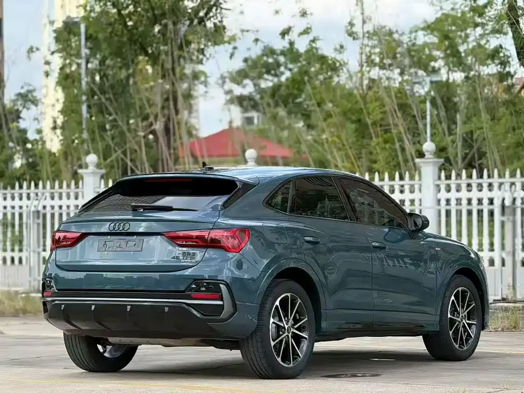 Audi Q3 Sportback — фото 7