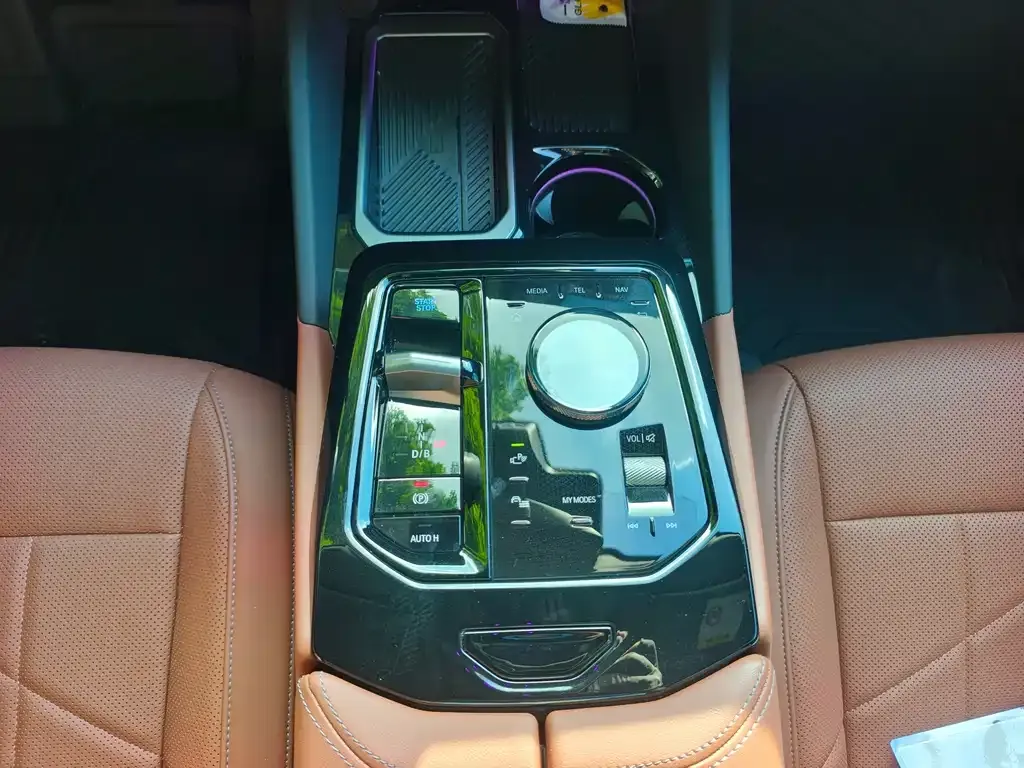 BMW i5 — фото 2