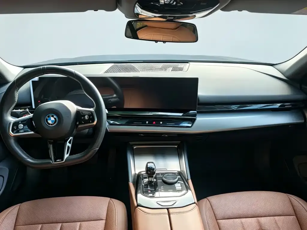 BMW i5 — фото 9