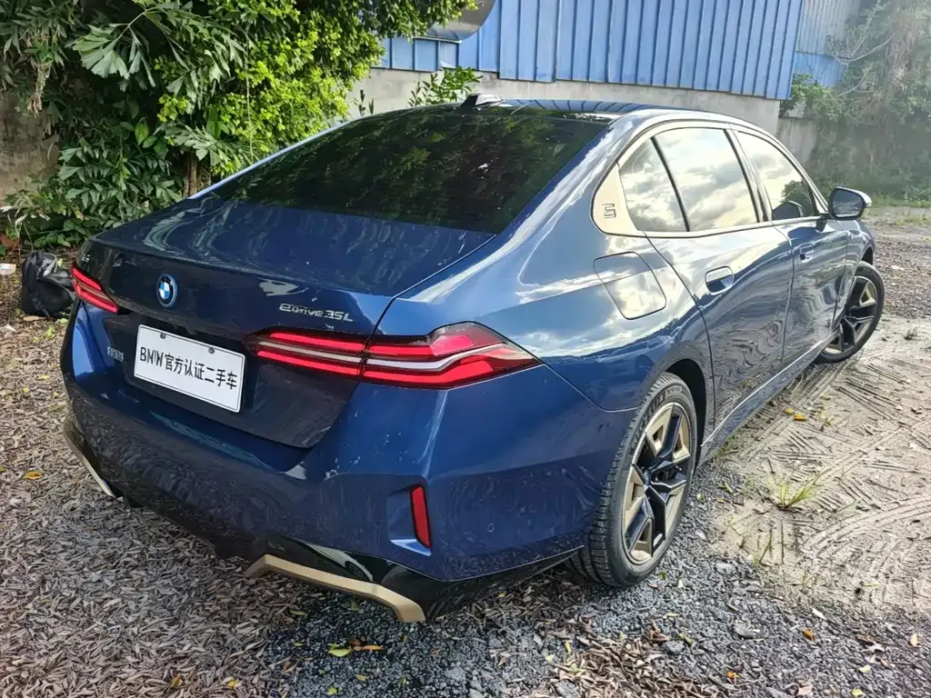 BMW i5 — фото 6