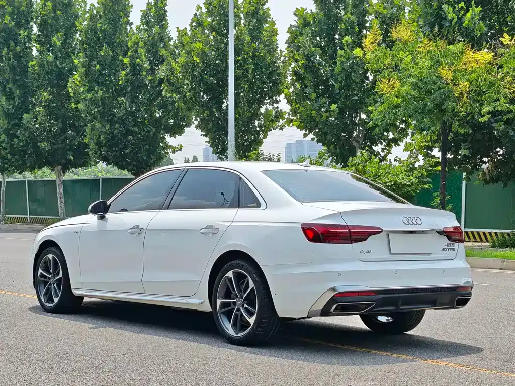 Audi A4L — фото 7