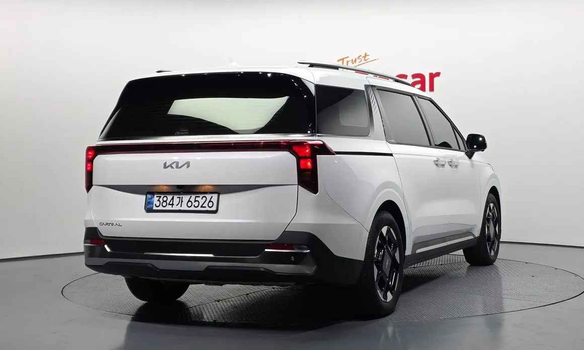 Kia Carnival — фото 2