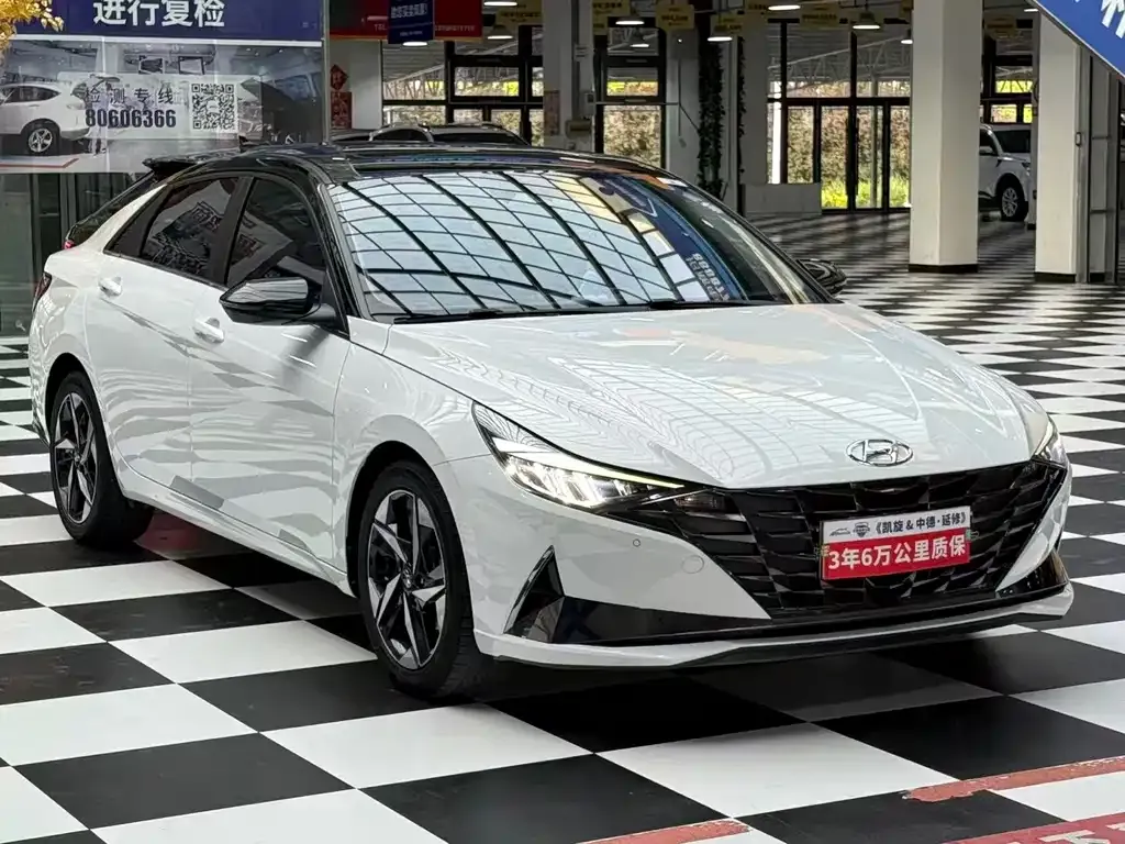 Hyundai Elantra — фото 4