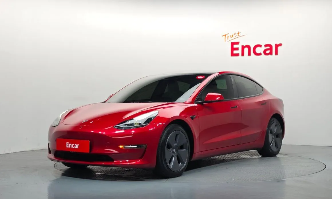 Tesla Model 3 — фото 1