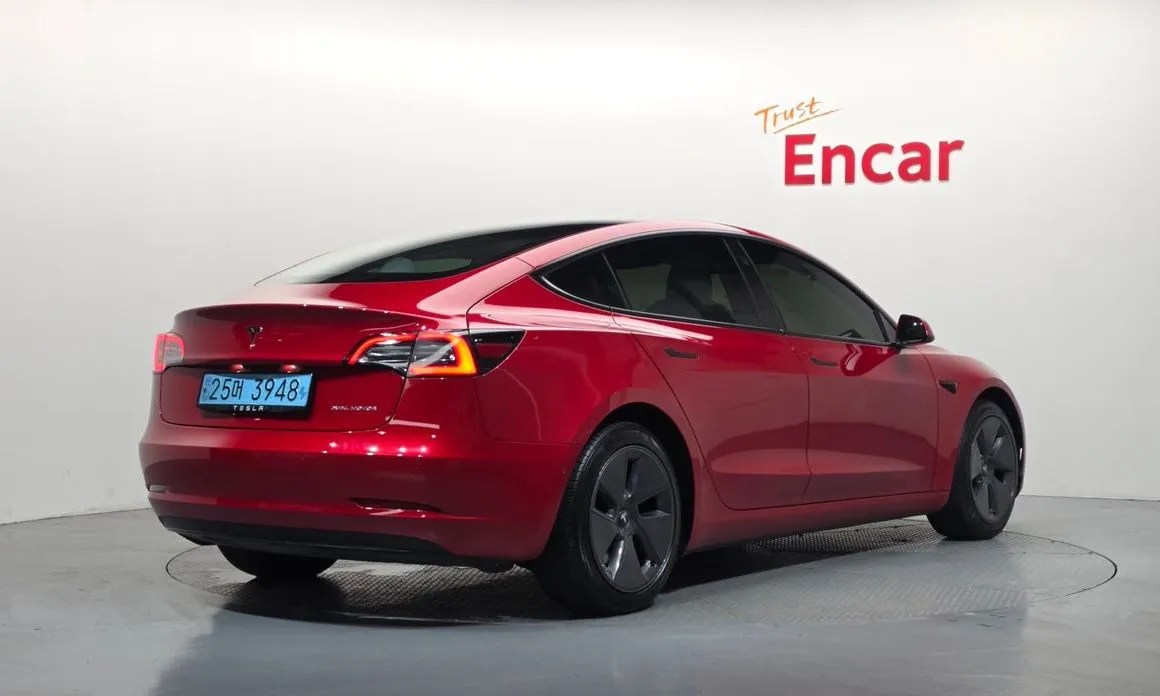 Tesla Model 3 — фото 7