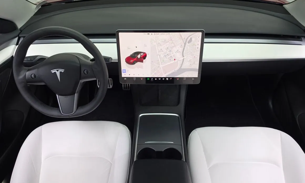 Tesla Model 3 — фото 3