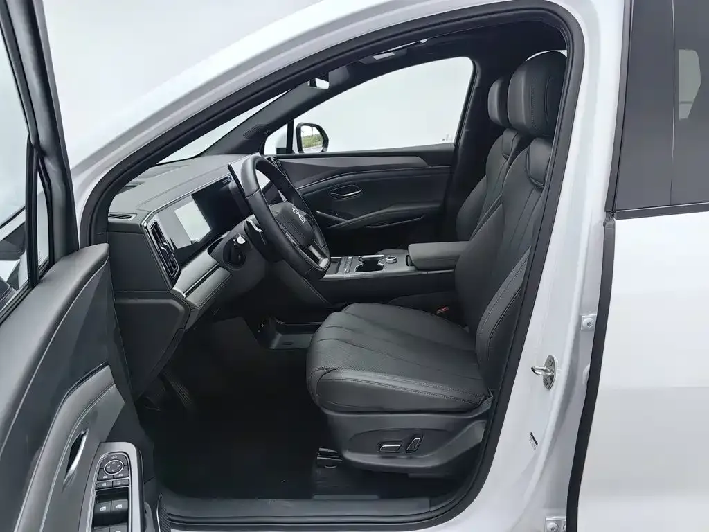 BYD L DM-i — фото 2