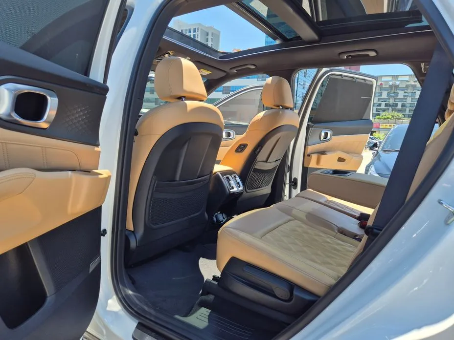Kia Sorento — фото 10