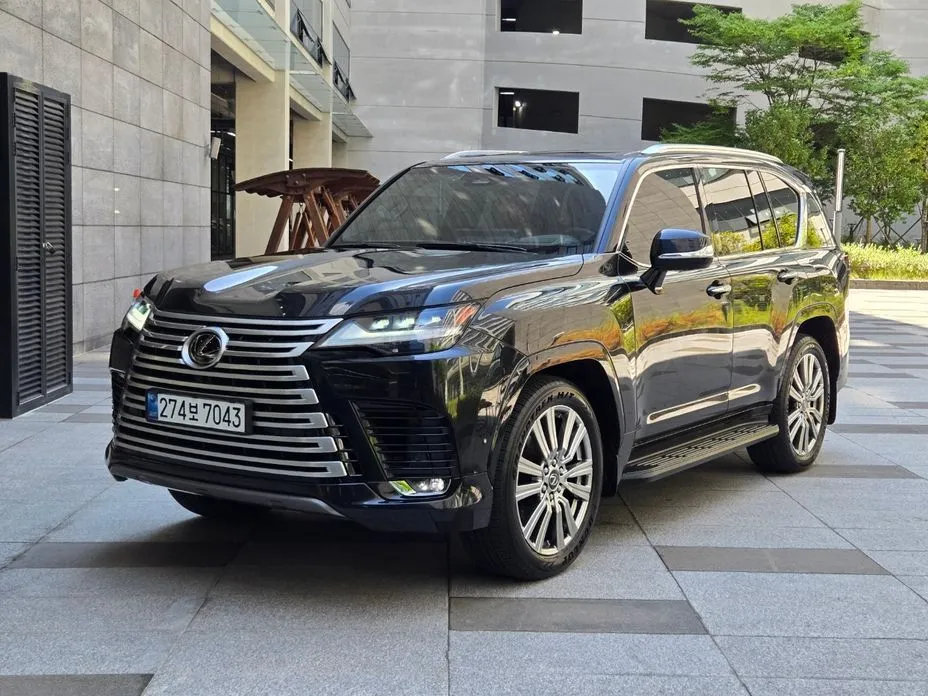 Lexus LX — фото 1