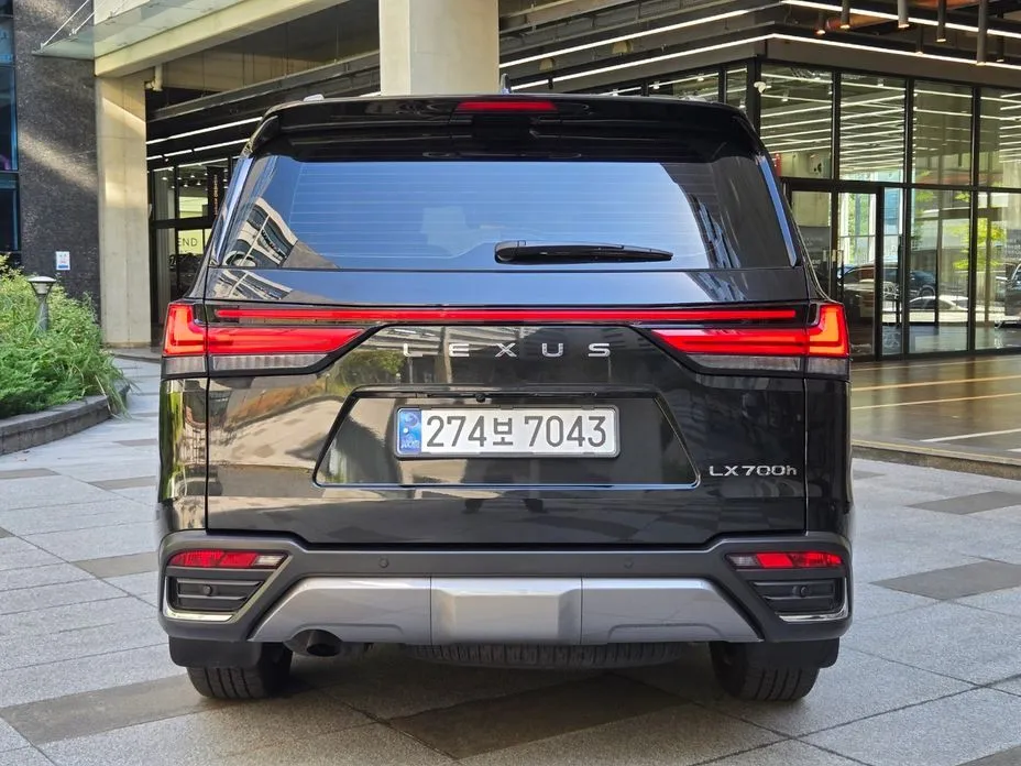 Lexus LX — фото 10