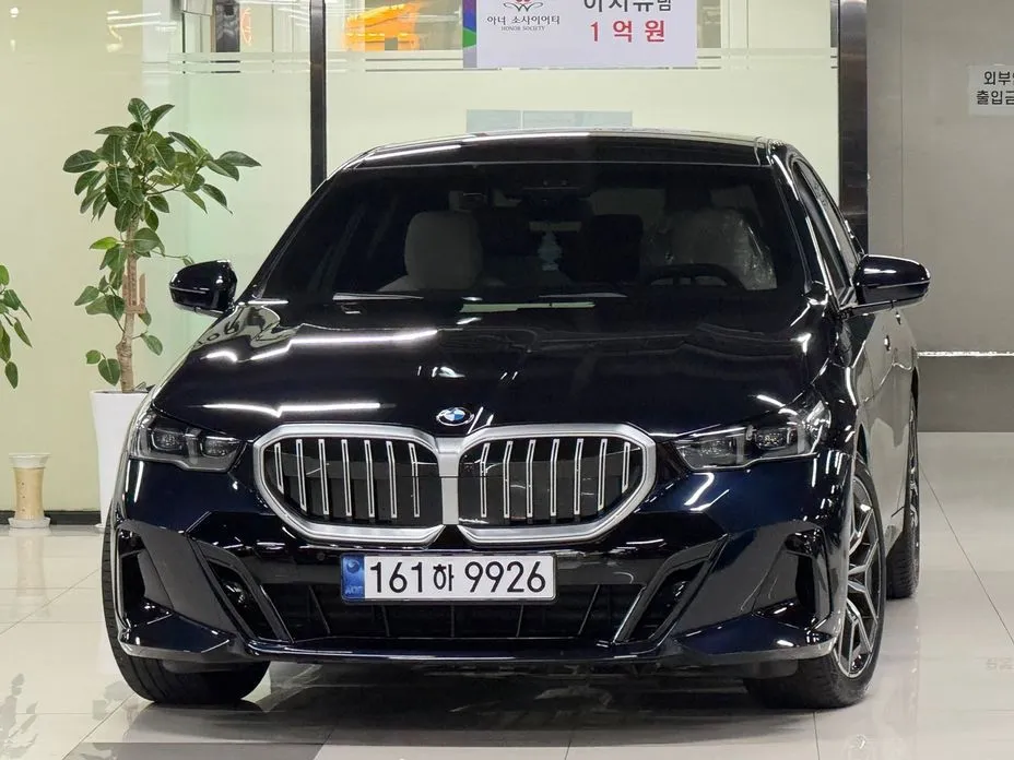 BMW 5-Series — фото 1