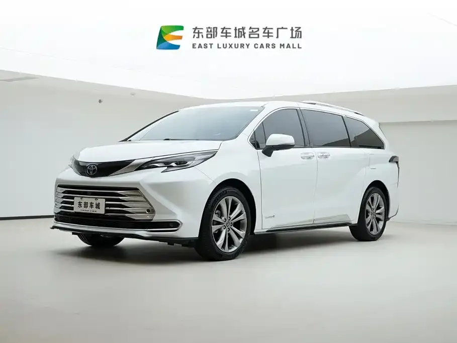 Toyota Sienna — фото 1