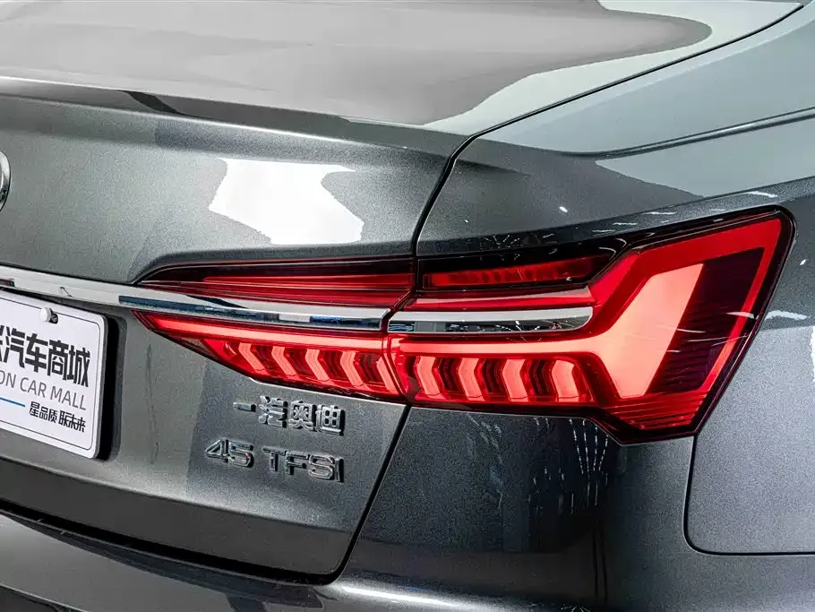 Audi A6L — фото 8