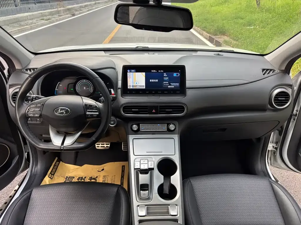 Hyundai Kona Electric — фото 5