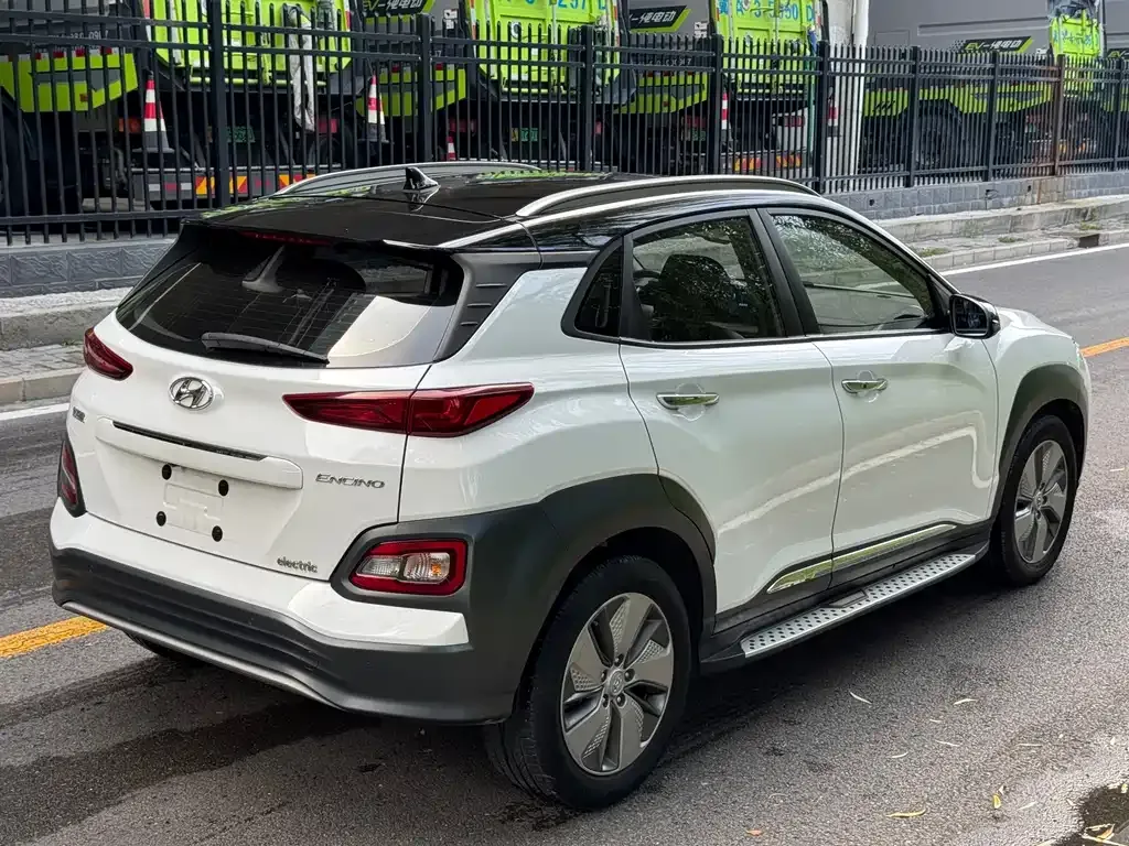 Hyundai Kona Electric — фото 7