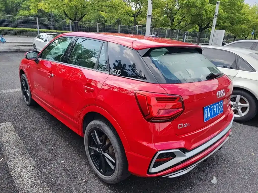 Audi Q2L — фото 4