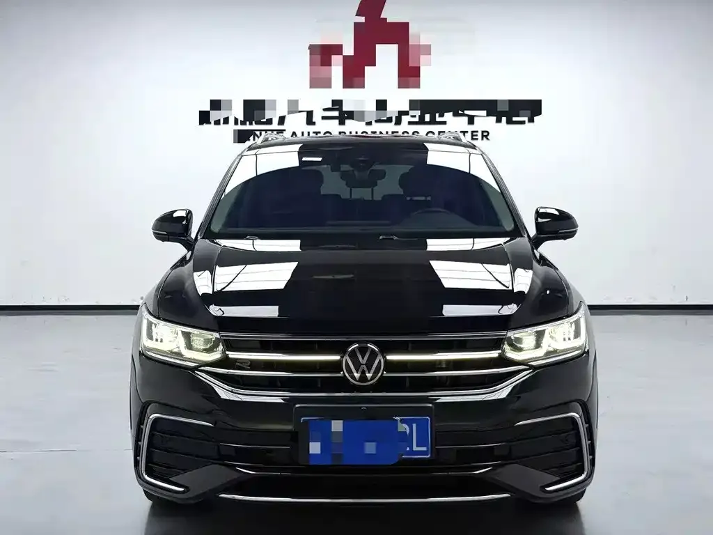Volkswagen Tiguan L — фото 2