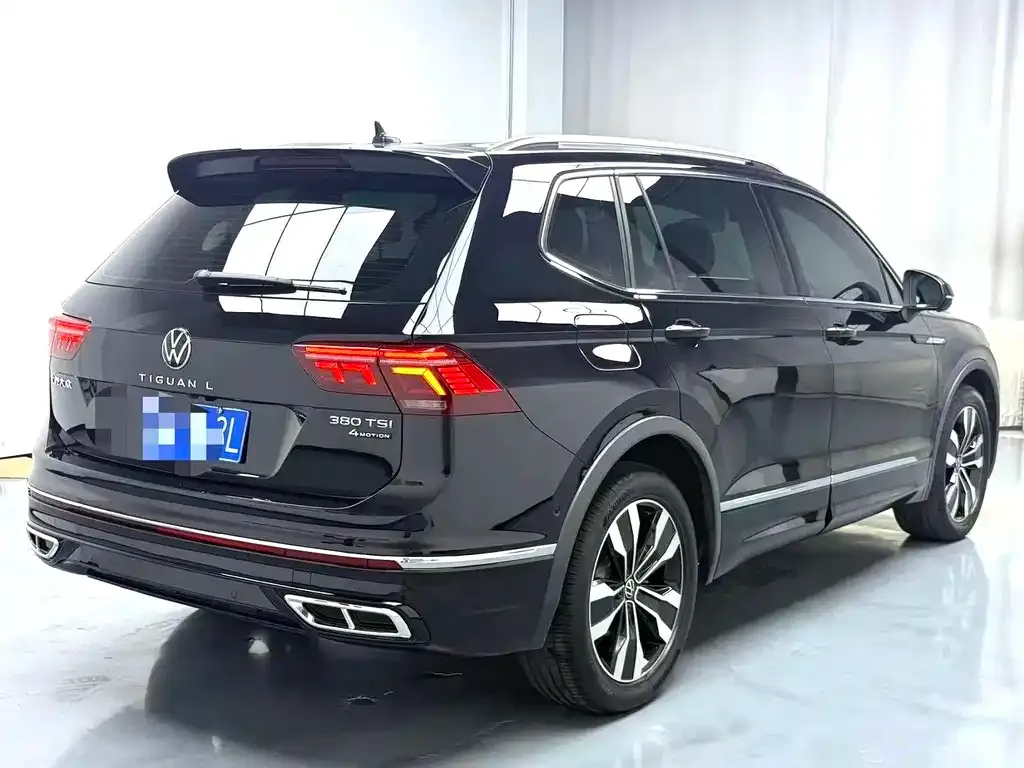 Volkswagen Tiguan L — фото 4