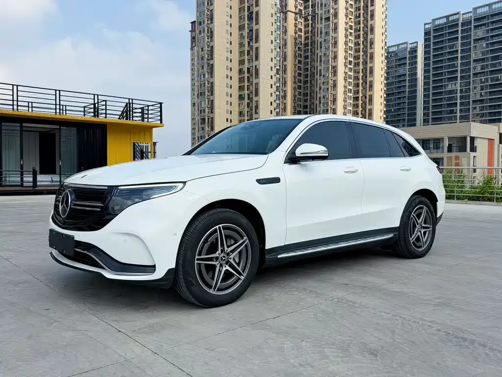 Mercedes-Benz EQC — фото 1