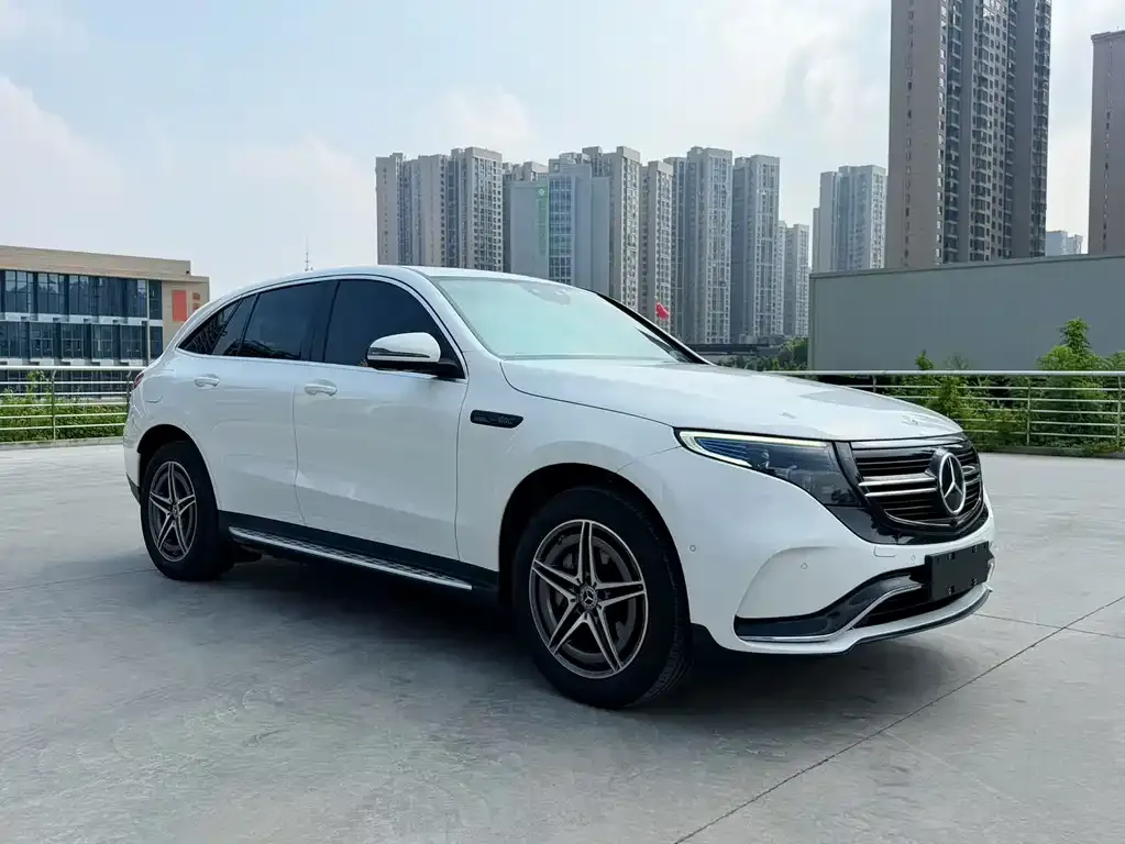 Mercedes-Benz EQC — фото 5