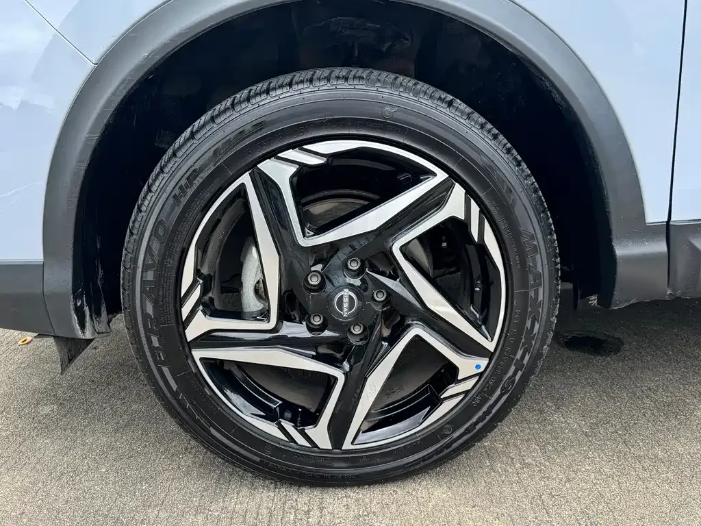 Nissan Qashqai — фото 4