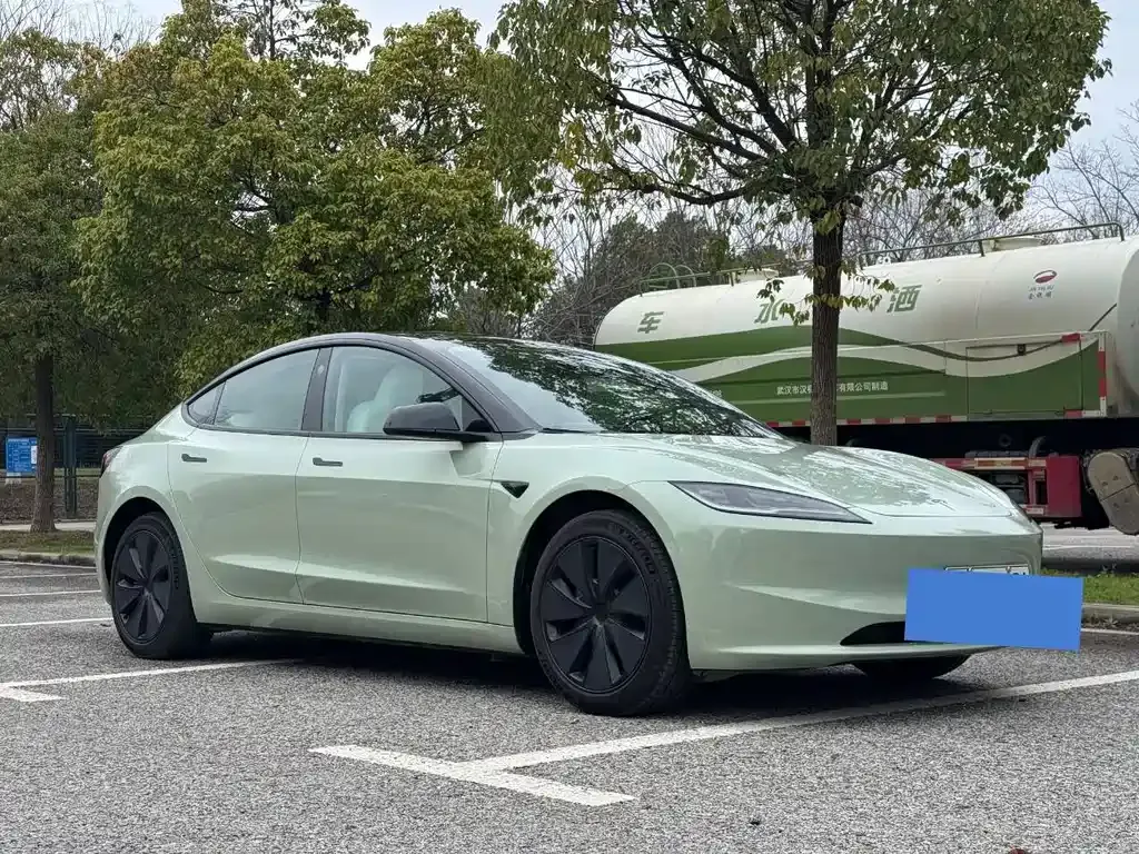 Tesla Model 3 — фото 5
