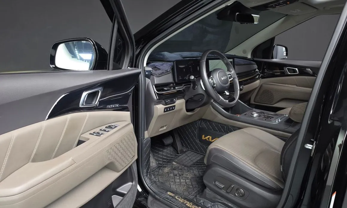 Kia Carnival — фото 10