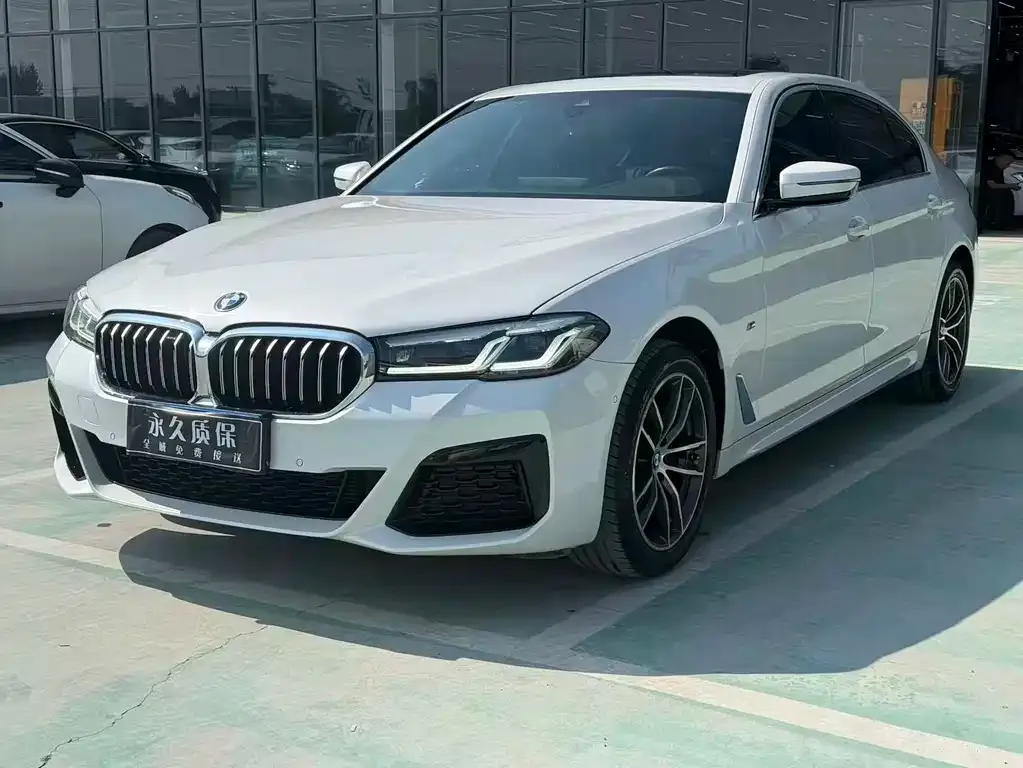 BMW 5 Series — фото 1