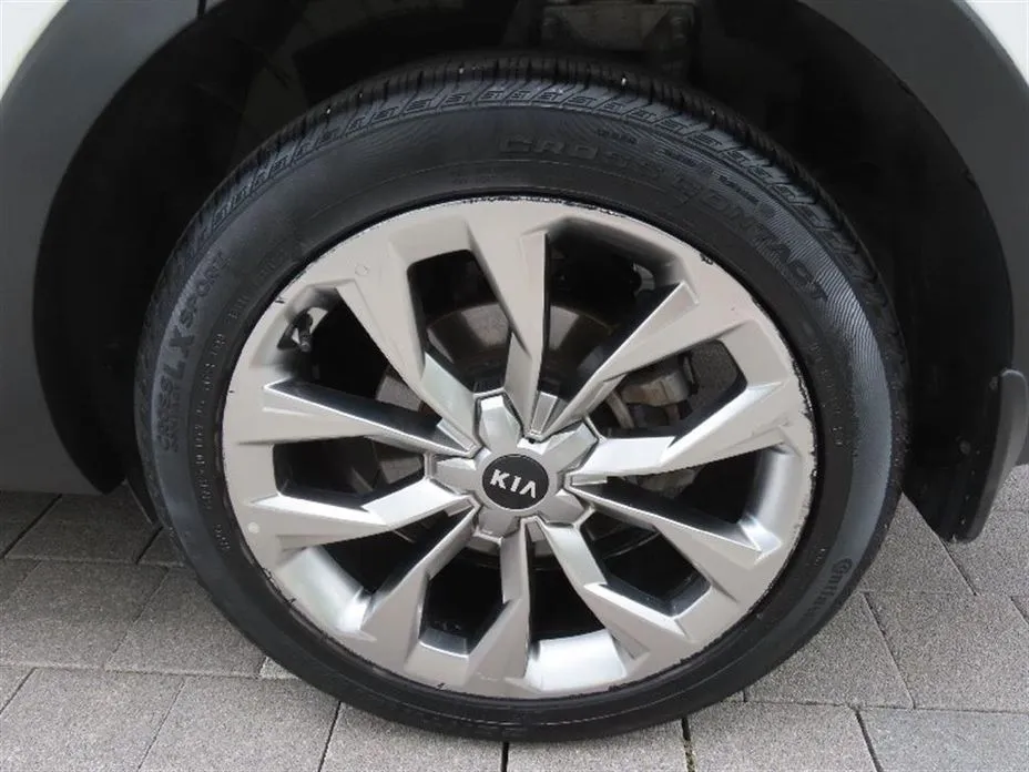 Kia Sorento — фото 4