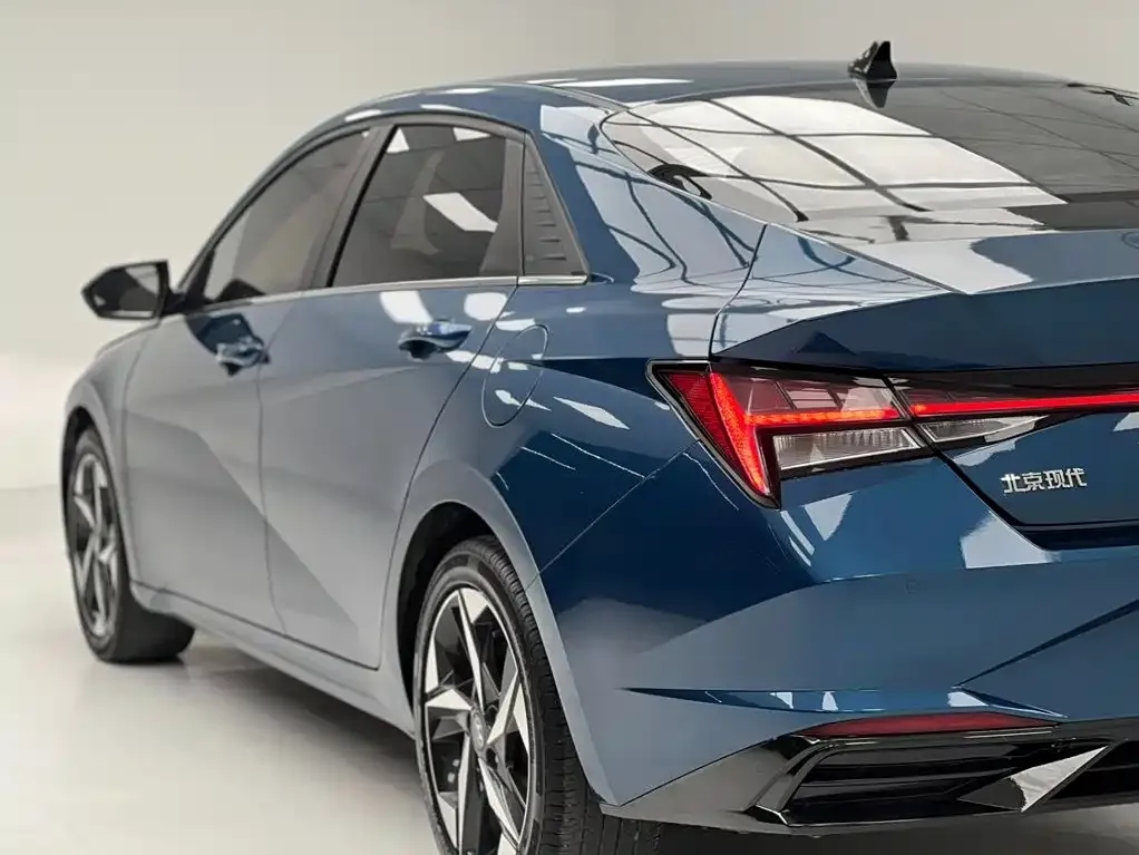 Hyundai Elantra — фото 7