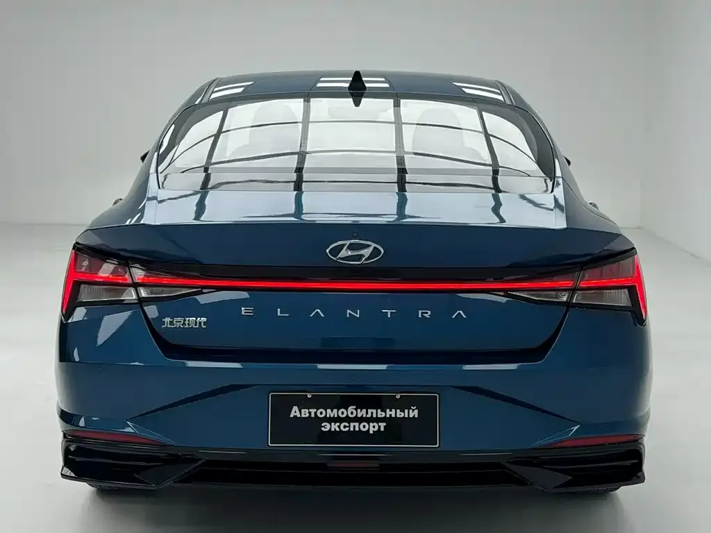 Hyundai Elantra — фото 5