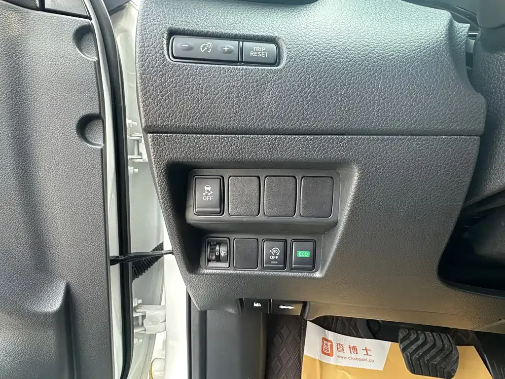 Nissan X-Trail — фото 10