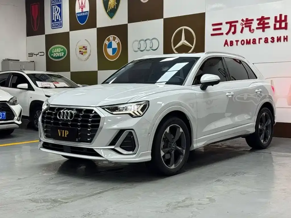 Audi Q3 — фото 1