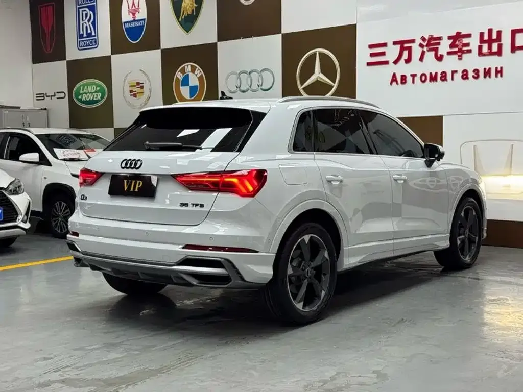 Audi Q3 — фото 10