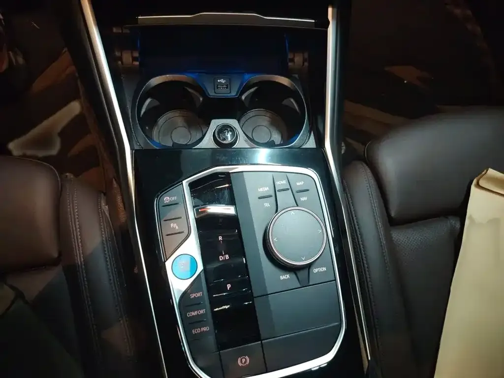 BMW i3 — фото 10