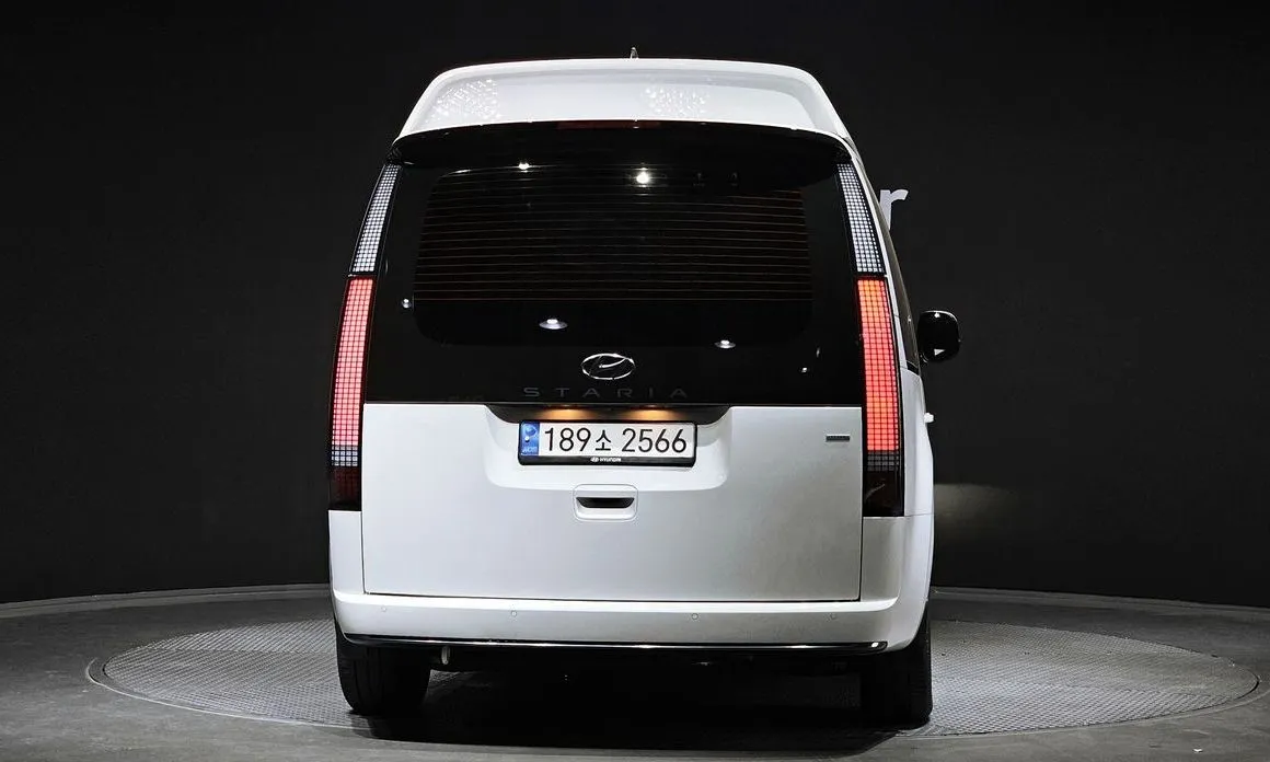 Hyundai Staria — фото 2